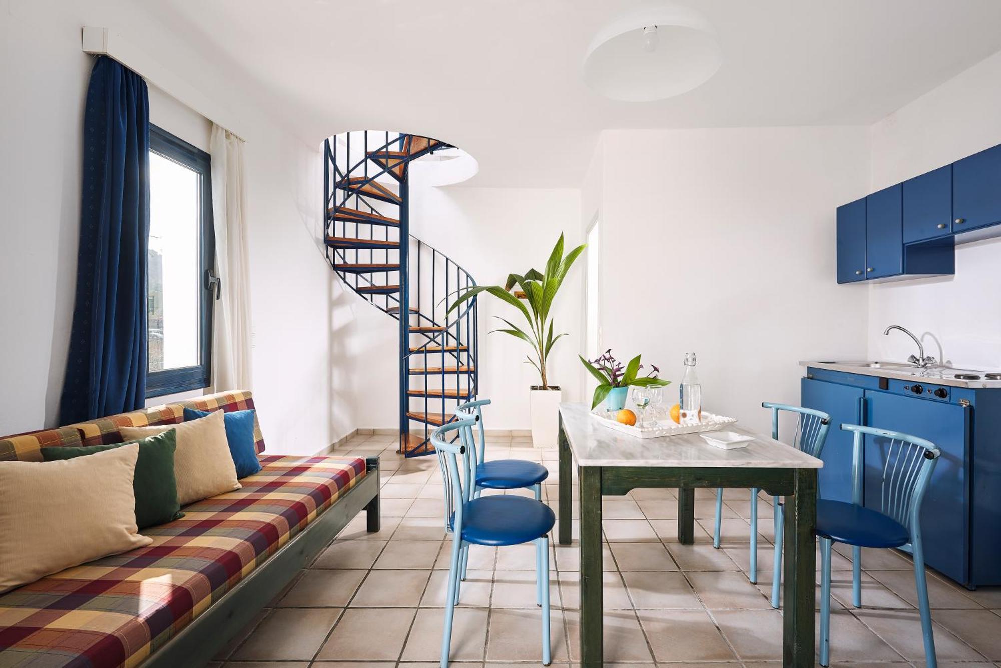 Eva Suites & Apartments Agia Marina Habitación foto